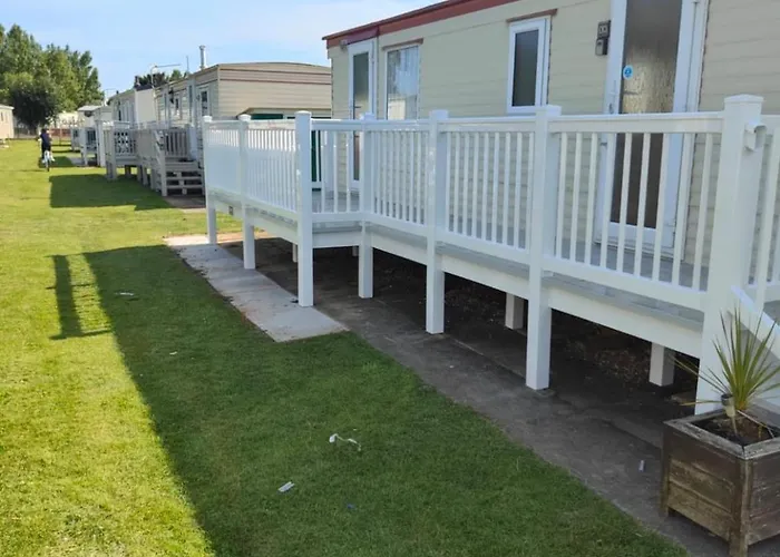 6 Berth Caravan S18 Golden Palm