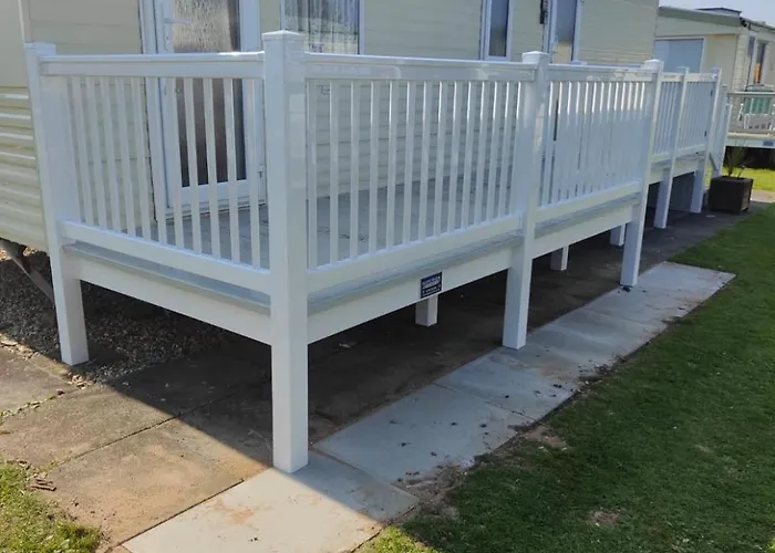 6 Berth Caravan S18 Golden Palm