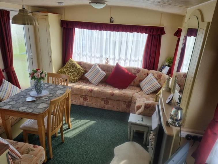 6 Berth Caravan S18 Golden Palm Campsite Chapel Saint Leonards